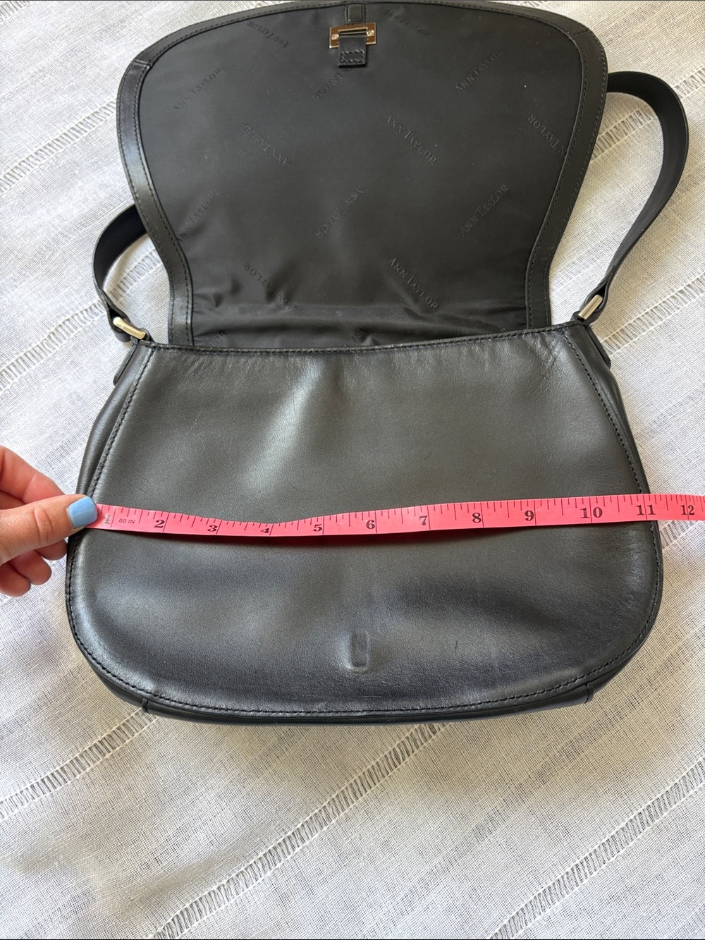 Ann Taylor Classic Black Leather Shoulder Bag - Picture 14 of 14